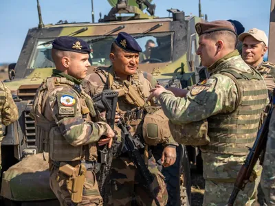 Dilema crizei bugetare: Armament scump și prin metode opace. Sau pe bani UE, ieftin și transparent? - Foto: MApN (Imagine cu caracter ilustrativ)