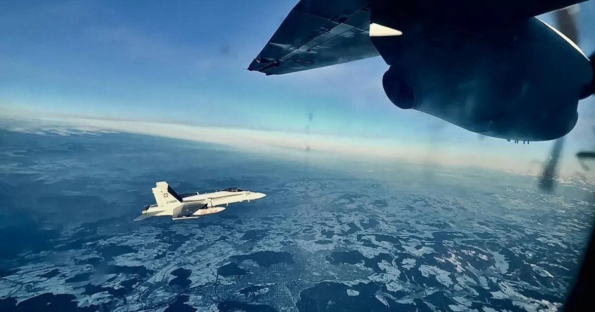 Elveţienii au escortat prin spaţiul lor aerian aeronava cu Nicuşor Dan, în semn de respect, după Crans-Montana • Newsweek România