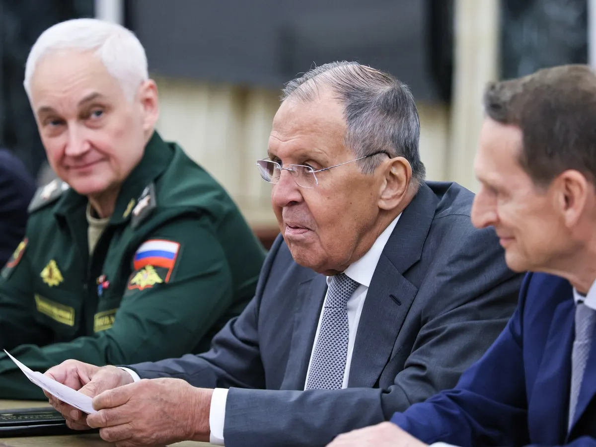 Serghei Lavrov (centru) - Foto: Profimedia images