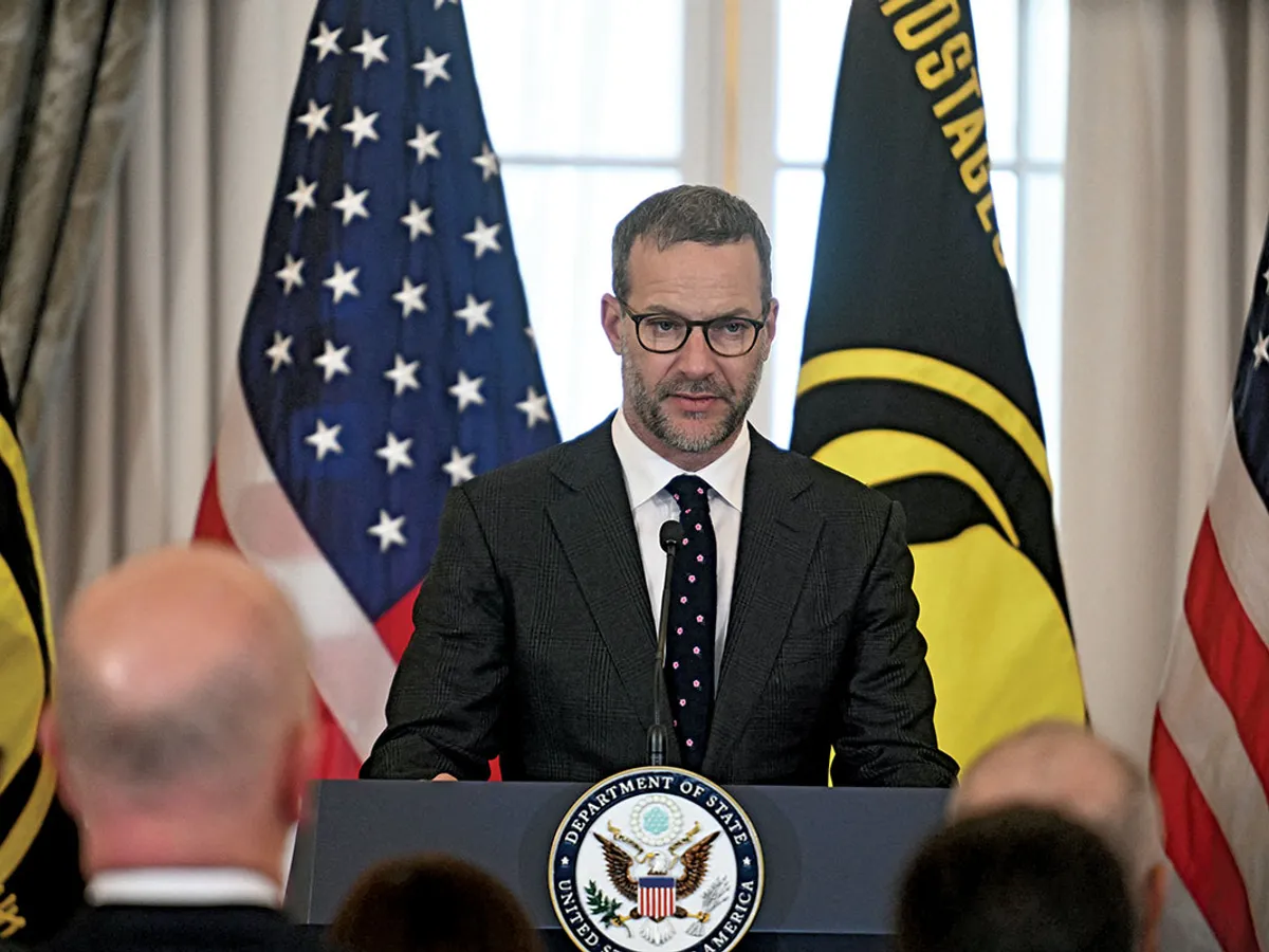 CREȘTEREA GRADULUI DE CONȘTIENTIZARE Trimisul special Adam Boehler, la ceremonia de ridicare a drapelului Departamentului de Stat pentru deținuții americani nevinovați, pe 6 martie