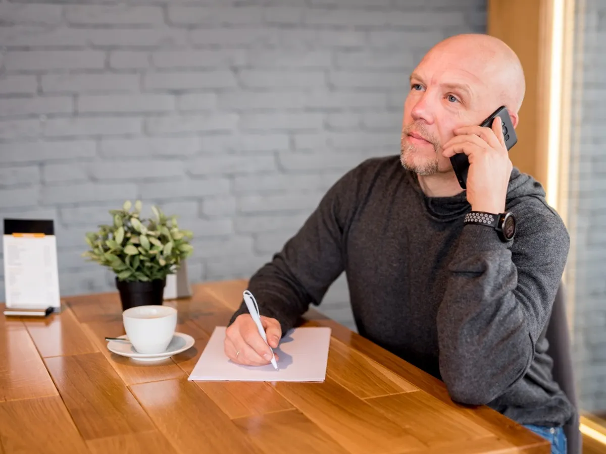 Un expert în marketing și comunicare a fost concediat și 18 luni nu a mai găsit nimic stabil. „Eram epuizat”