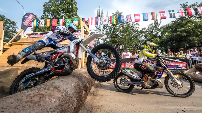Record de concurenți, la Romaniacs 2024, cel mai dificil raliu hard enduro din lume. Când e startul - Foto: Red Bull Content Pool