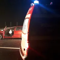 Două TIR-uri şi şase autoturisme au fost implicate luni seara într-un accident în lanţ pe autostrada A1. / Foto: alba24.ro