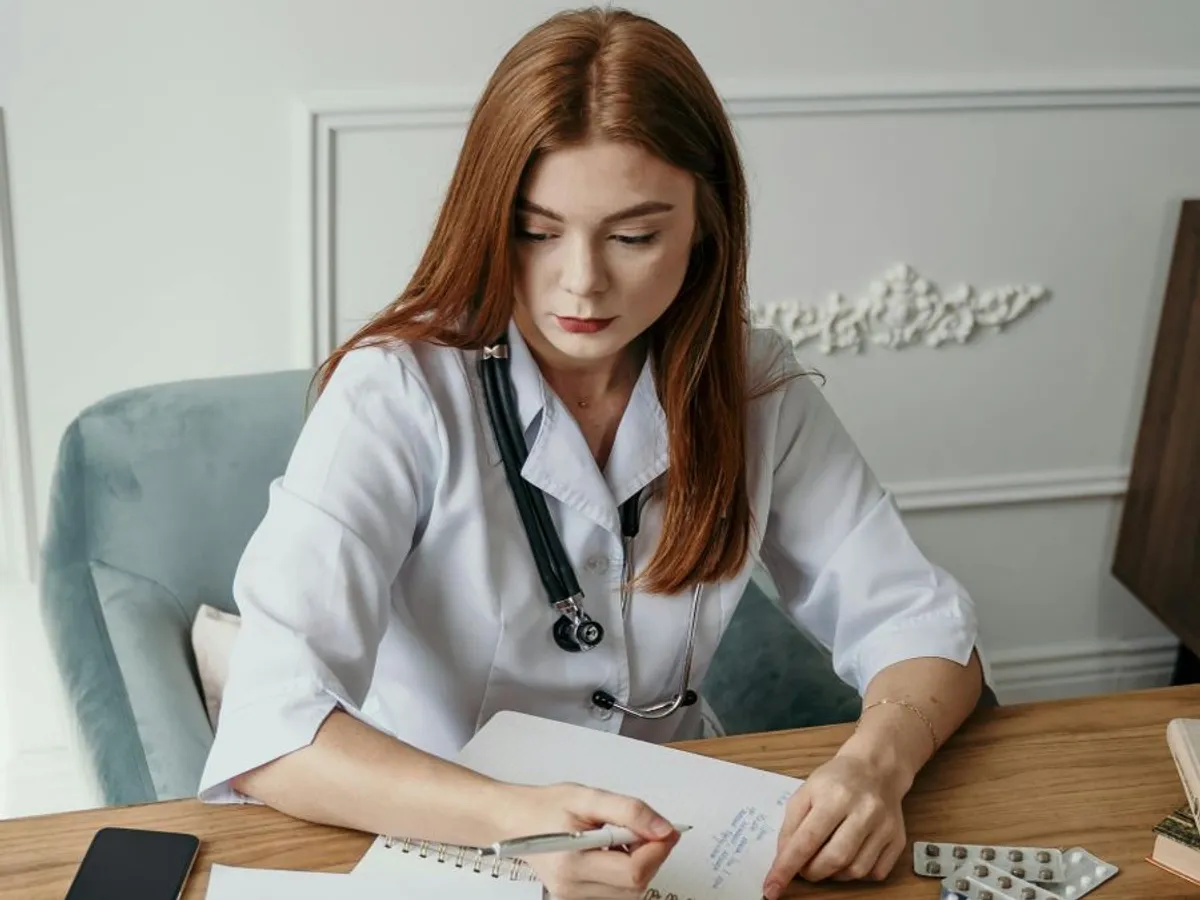 Ce salariaţi din România au beneficii de până la 1.200 de euro pe an, cu tratamente în afara țării - Foto: Pexels/Tima Miroshnichenko