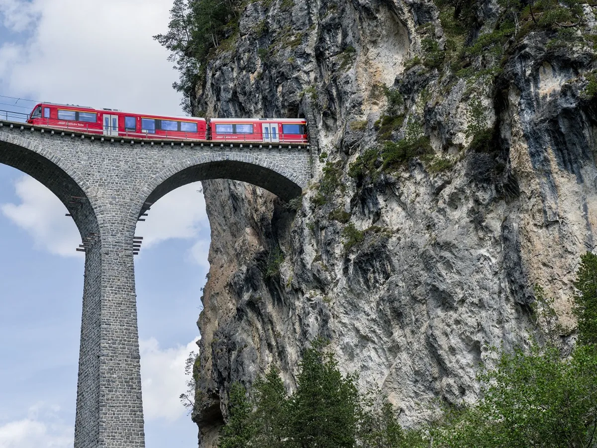 tren tunel elvetia