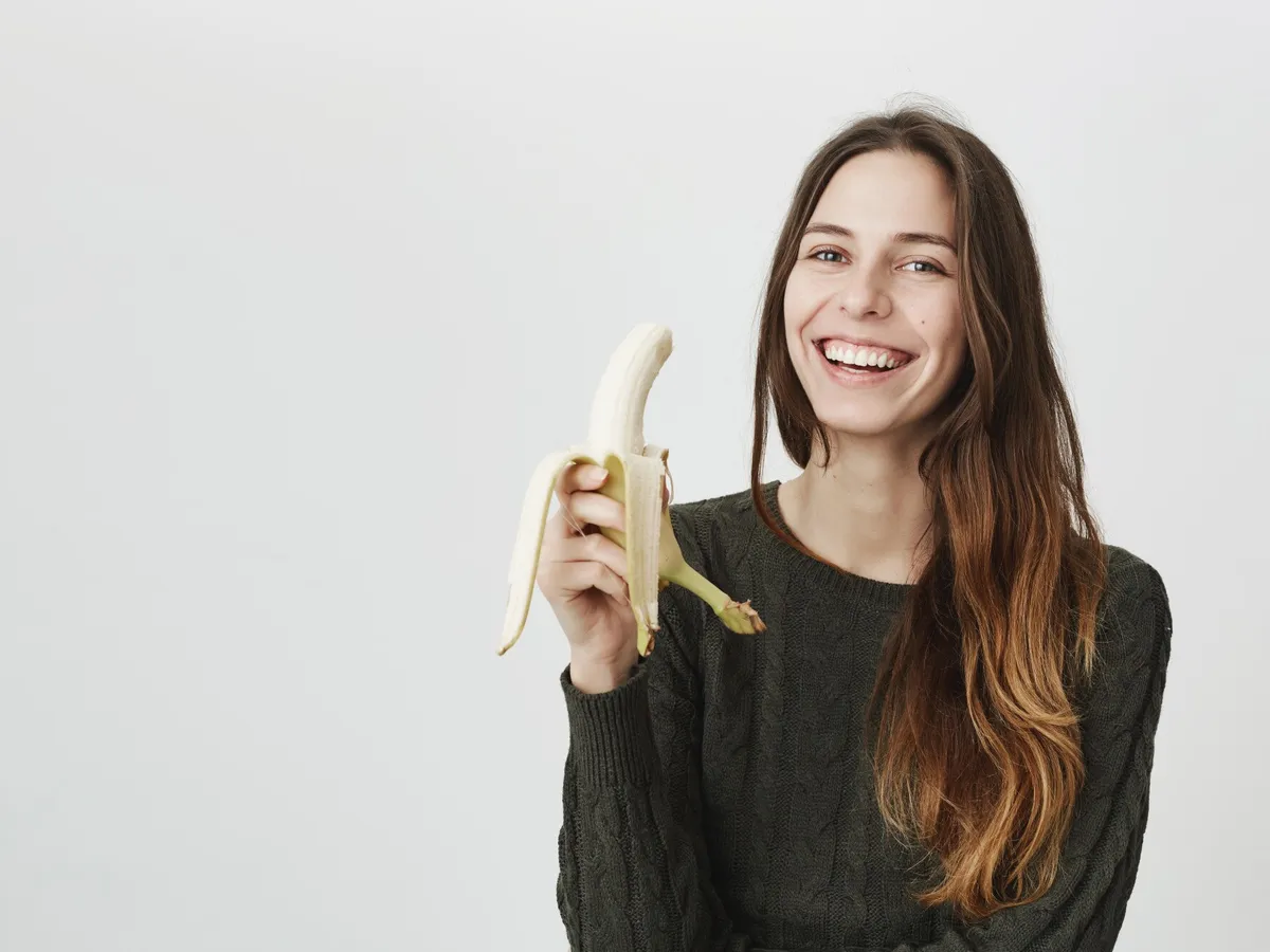 Fructul care repară inima, calmează stomacul și subțiază talia. E galben, curbat cu puține calorii - Foto: Freepik