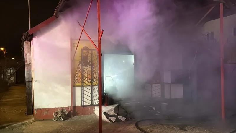 Incendiu la biserică &icirc;n Tulcea - Foto: ISU Tulcea