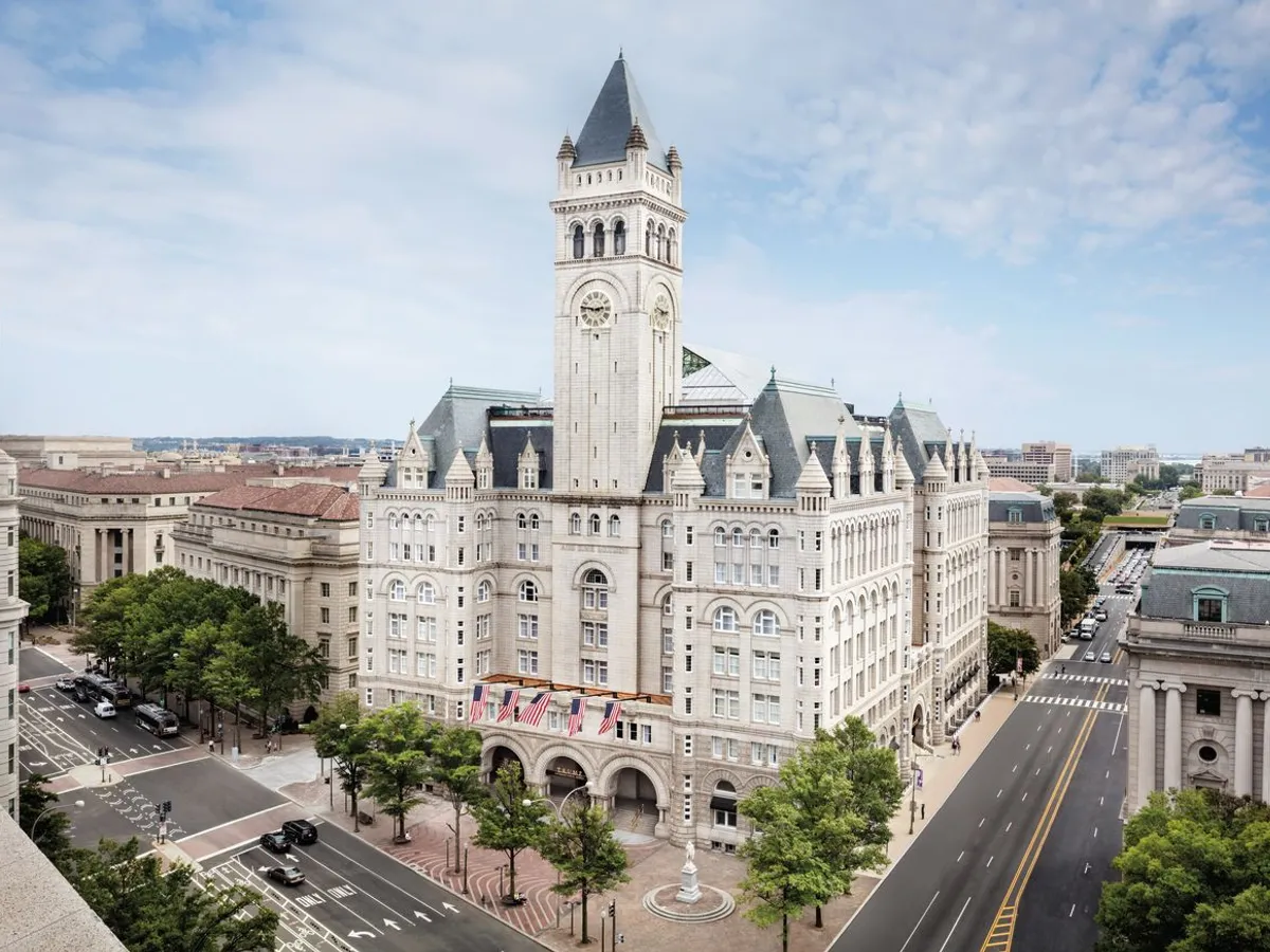 Trump își vinde hotelul din Washington cu 375 milioane de dolari. Acesta va deveni Waldorf Astoria. / Foto: trumphotels.com