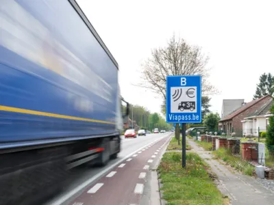 Camion pe un drum din Belgia - Foto: Facebook / Trans.INFO