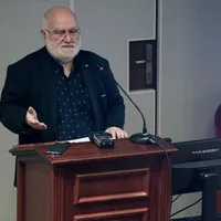Ce măsuri a luat SNSPA după acuzațiile de hărțuire sexuală la adresa profesorului Alfred Bulai -- Foto:  INQUAM Photos / Malina Norocea