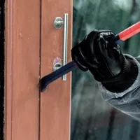 Spargeri de locuinţe la minut cu proprietarii în case. Doi hoți care au pus Poliția pe jar/FOTO: ziaruldeiasi.ro