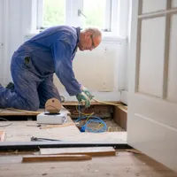 VIDEO Descoperire remarcabilă la renovarea unei case din secolul XVIII. „Comoara” găsită sub podea - VIDEO Descoperire remarcabilă la renovarea unei case din secolul XVIII. „Comoara” găsită sub podea
