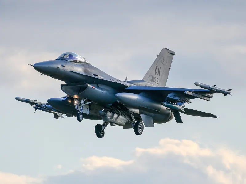 Un F-16 „depășit” al Ucrainei, livrat de Olanda, a doborât un performant Su-35 al Rusiei  - Foto: Profimedia Images (imagine cu rol ilustrativ)