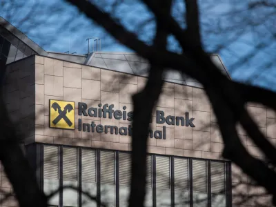 De ce a fost amenințată Raiffeisen Bank de către SUA? Ce activități a derulat banca în Ucraina? - Foto: Profimedia Images