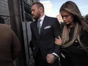 45 de milioane de vizualizări: ”o imagine cât o mie de cuvinte” cu soția lui Conor Mcgregor, după ce a fost condamnat pentru viol