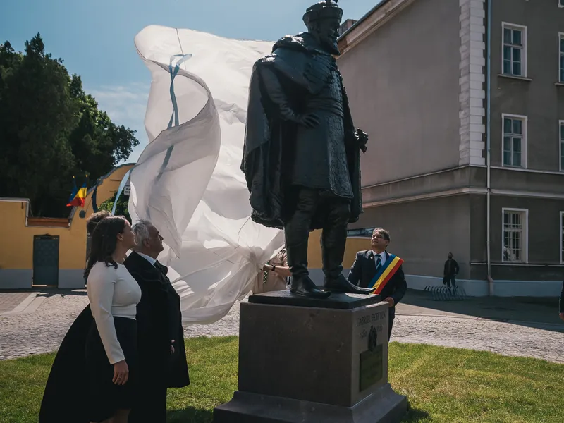 Preşedintele Ungariei, Novak Katalin, a dezvelit la Alba Iulia o statuie a principelui Gabriel Bethlen. / Foto: Kelemen Hunor, Facebook