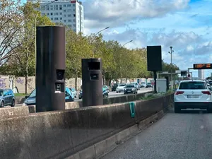 Pleci în vacanță? Țara din Europa în care iei amendă 135 € dacă mergi singur în mașină pe autostradă - Foto: largus.fr