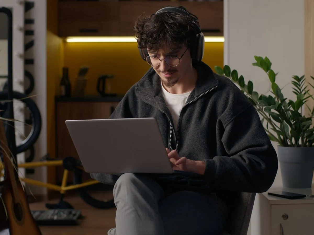 IT, Energie, Construcţii, Farma şi Telecomunicaţii, printre domeniile cu cele mai mari creşteri salariale