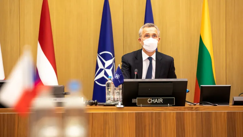 Stoltenberg: Încercăm să evacuăm în continuare afgani vulnerabili, să menţinem legătura cu talibanii/FOTO: Facebook/NATO