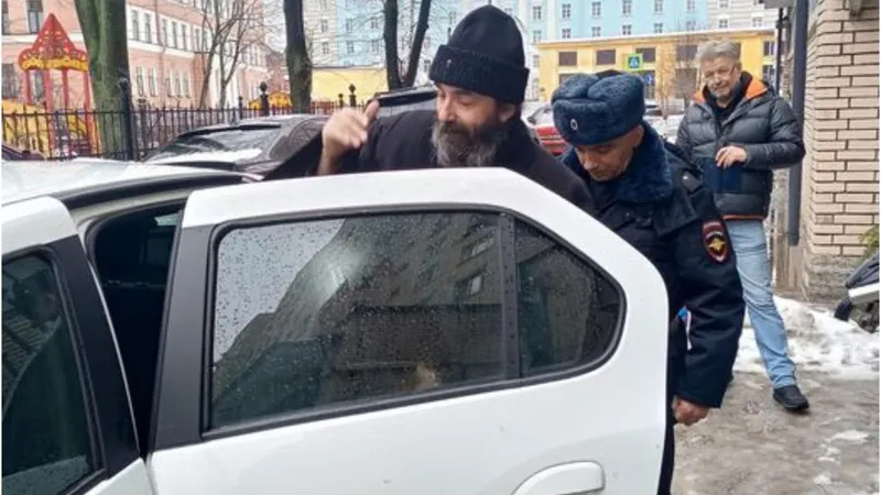 Preot din Rusia reținut după ce a anunțat că va ține o slujbă de pomenire pentru Alexei Navalnîi - Foto: The Moscova Times