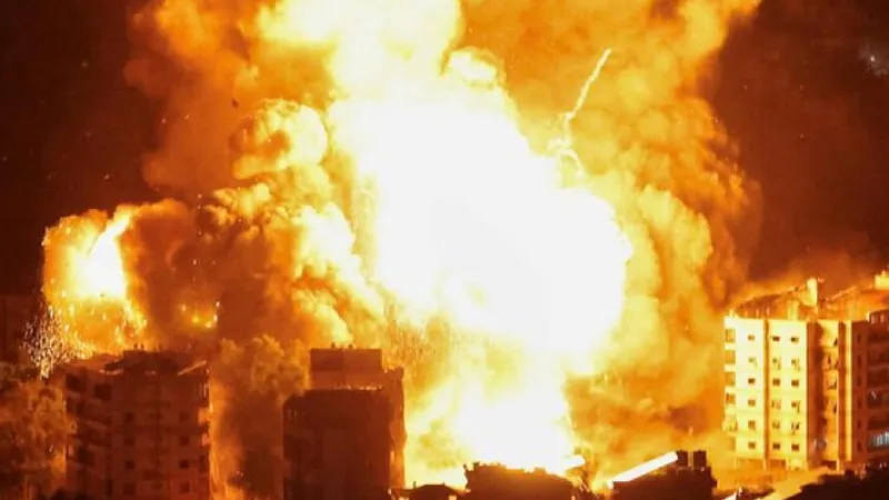 Bombardamente crâncene israeliene în bastionul Hezbollah din Liban. Se intensifică războiul - Foto: X/ @InvasionReport