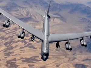 CONFLICT Bombardiere SUA, escortate de avioane japoneze. Coreea de Nord etalează 50 focoase nucleare - FOTO: hU.S. Air Force photo by Master Sgt. Lance Cheung