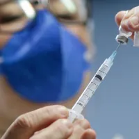 EMA a aprobat a treia doză de vaccin anti-COVID Pfizer pentru persoanele peste 18 ani. / Foto: digi24.ro