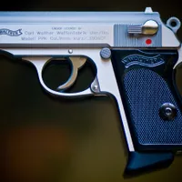 Americanii vor putea cumpăra pistoale „inteligente”, inspirate din filmele cu James Bond/FOTO: Pixabay