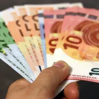 Pedeapsa cu care s-a ales un român după ce a pus în circulație bani falși. Ce a pățit? - Foto: Istock (imagine cu rol ilustrativ)