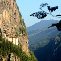 O mănăstire a fost construită în secolul 4 la 300 de metri altitudine, pe stânci. Cum a fost posibil Foto: Getty Images (fotografie cu caracter ilustartiv)