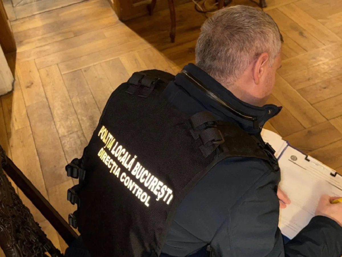 O șoferiță din București s-a enervat pe un polițist local care păzea o instituție. Ce a putut să-i facă?