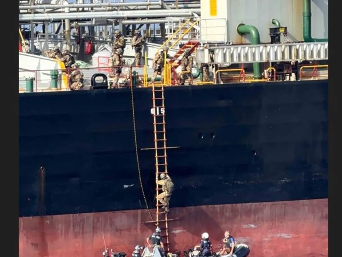 Uniunea Europeană a arestat o navă din flota fantomă a lui Putin. Exporta petrol de la Marea Neagră - Foto: x.com/kajakallas