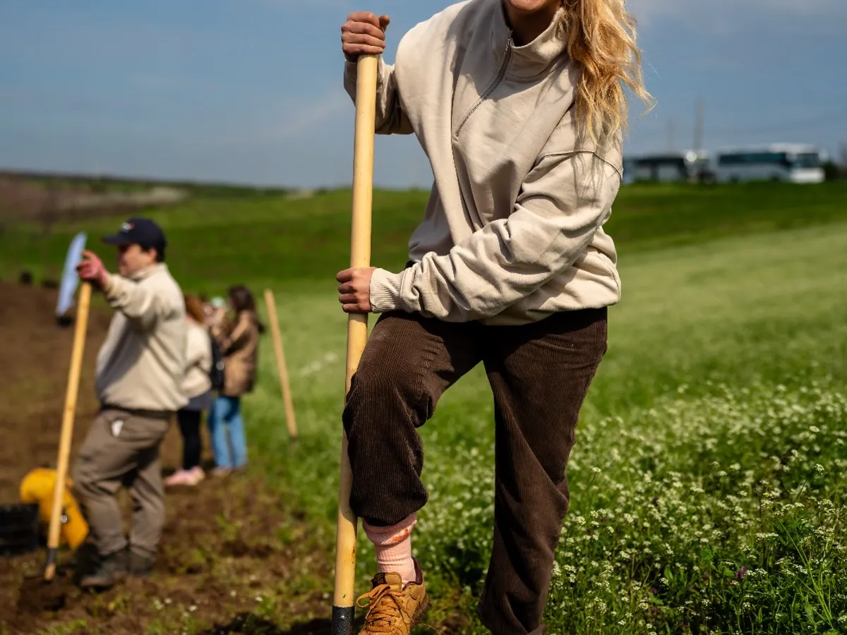 Peste 23.000 de copaci plantați în județele Buzău și Călărași, în cadrul campaniei ”Reciclăm & Plantăm Împreună!” Foto: BAT