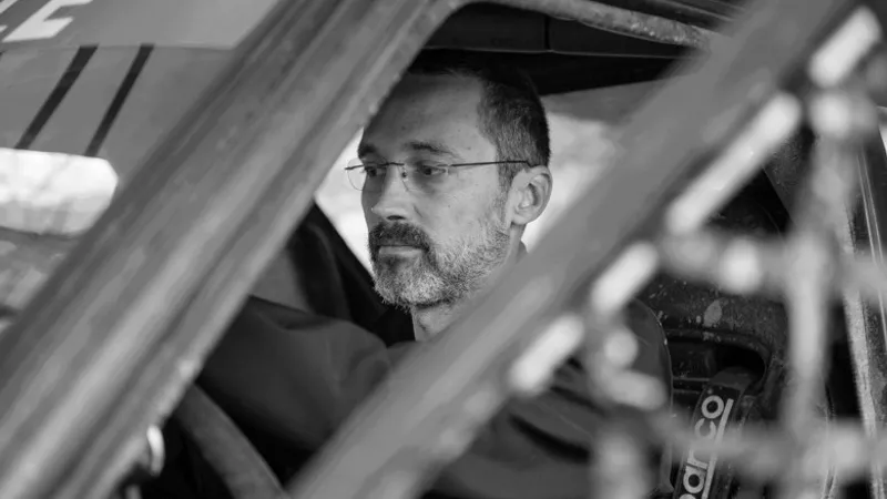 Consiliul Naţional al Audiovizualului (CNA) solicită posturilor de radio şi televiziune să prezinte cu „decenţă şi responsabilitate" moartea pilotului de raliu Adrian Cernea.
