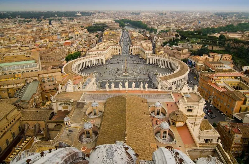 Cardinali trimiși de Vatican în Ucraina / by Aliona & Pasha from Pexels