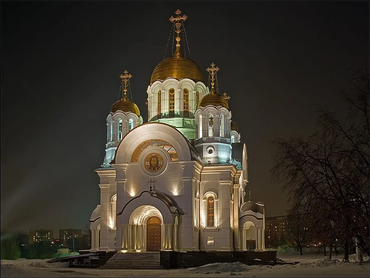 BOR: Slujbă de mulțumire și de binecuvântare, în noaptea dintre ani, în toate bisericile