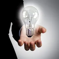 Compania de stat maghiară cumpără distribuţia de la E.ON. Ce se întâmplă cu facturile românilor? - Foto: Freepik/jannoon028
