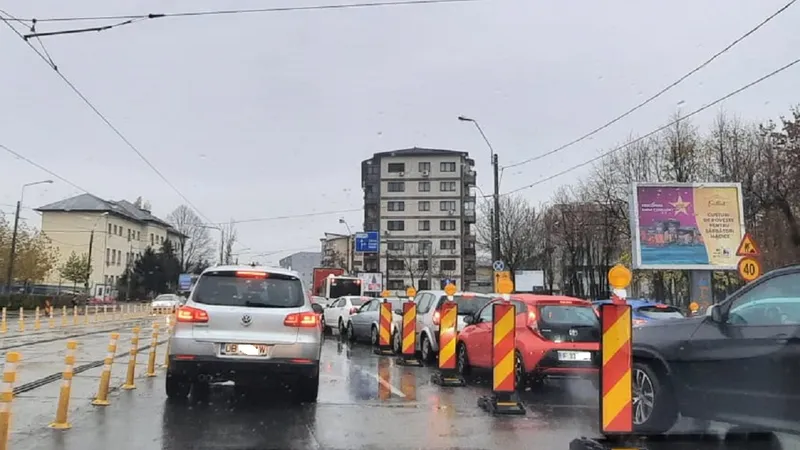 Trafic aglomerat pe Calea Giulești din BucureștiFoto: amator