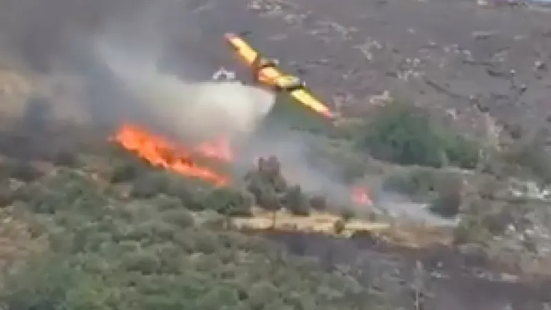 Momentul prăbușirii unui avion care stingea incendiile din Grecia - Foto: twitter/ @301military