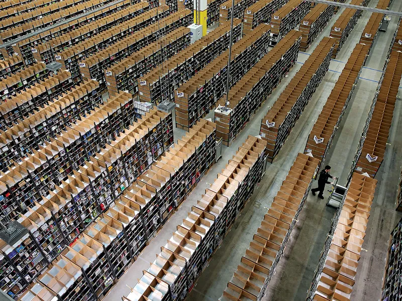 un depozit Amazon din Brieselang, Germania