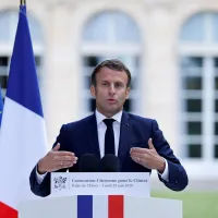 Surse media: Macron ar fi câștigat turul al doilea al alegerilor din Franța cu peste 55% din voturi