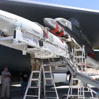 SUA au testat cu succes racheta „invizibilă” AGM-183A ARRW. Depășește de 5 ori viteza sunetului - FOTO: Twitter/@DEFENSEEXPRESS