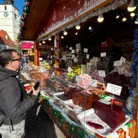 Cât costă „magia” la Târgul de Crăciun Sibiu? 2 sarmale: 35lei, vin: 17lei, ciocolată Dubai: 25lei - Foto: NW