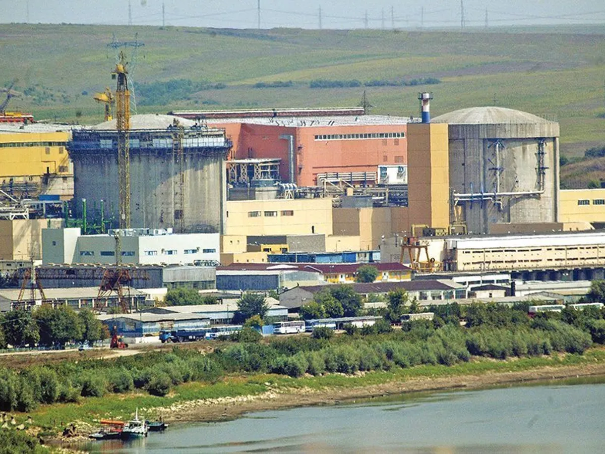 AVERTISMENT IGNORAT Acordul dintre Nuclearelectrica
și CGN, pentru reactoarele
de la Cernavodă, a fost criticat
de mai mulți lideri ai opoziției
și de secretarul de stat american
al Energiei, Rick Perry
