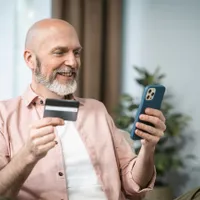 Începe distribuția pensie pe iunie. Ce se întâmplă după jaful de 10.000.000 lei? Când intră pe card? - Foto: Freepik