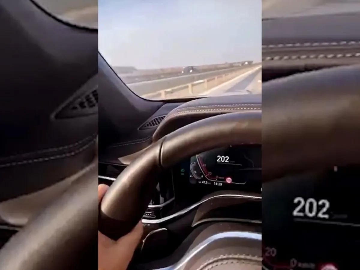 Loredana Chivu a filmat momentul în care a trecut de 200 Km/h Foto: cancan.ro