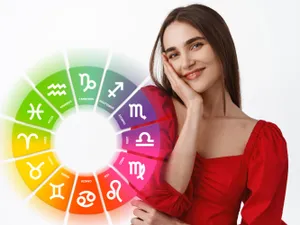 Horoscop 29 mai. Luna în Rac aduce o zi romantică Săgetătorilor. Scorpionii sunt norocoși - Foto: Freepik, PNGEGG (Imagine cu rol ilustrativ)