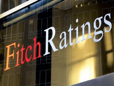 Blocajul politic poate împinge România în categoria „junk”. Avertismentul unui expert Fitch