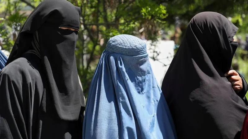 Pentru femei, întoarcerea talibanilor reprezintă „sfârşitul lumii”. / Foto: agerpres.ro