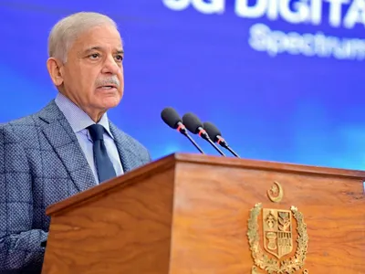 Premierul Pakistanului, Shehbaz Sharif, a discutat o oră la telefon cu președintele Iranului - Foto: Profimedia Images